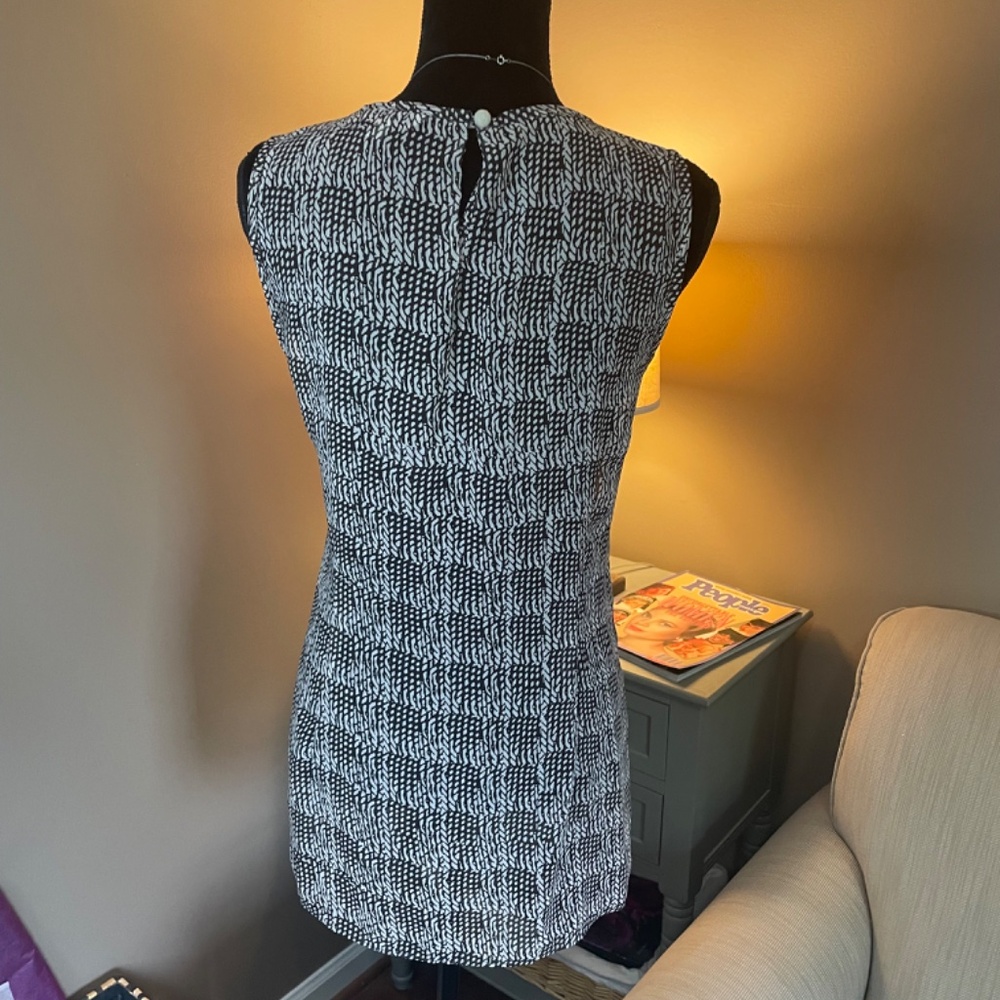 Cabi Sleeveless Print Top, sz Lg,  Black/off white - Picture 4 of 7